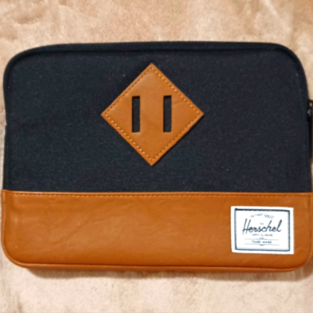 Herschel Heritage Sleeve for iPad Mini Black/Tan